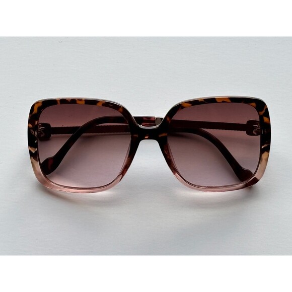 Jessica Simpson Accessories - Women's Jessica Simpson Oversized Square Sunglasses Pink Gradient